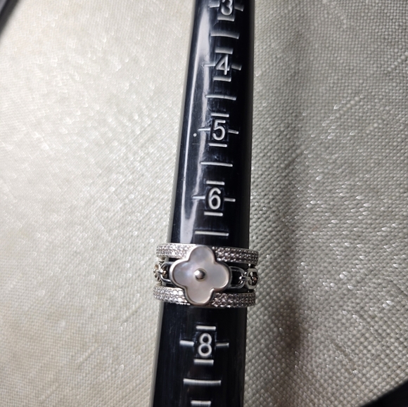 Elegant 925 Silver and White Women's Ring Size 7 - Picture 5 of 8